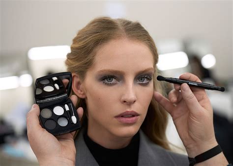 maquillage automne hiver 2023 chanel|Chanel beauty fall 2023.